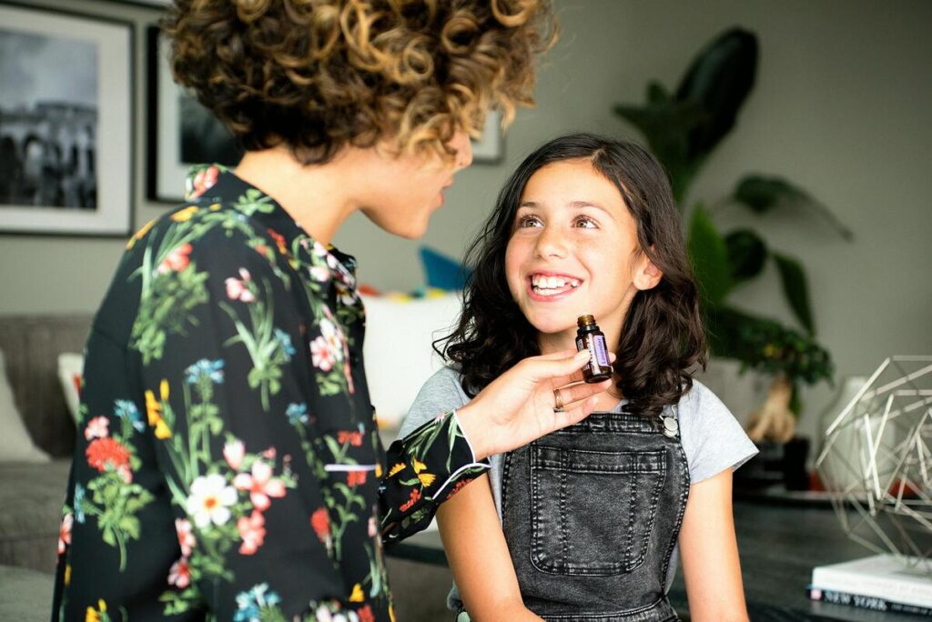 Ce trebuie să știi înainte să începi cu uleiurile esențiale pentru familie 3 pexels doterra international llc 2204678 3969193